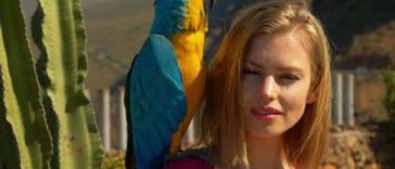 ανεκδοτο ξανθια παπαγαλος