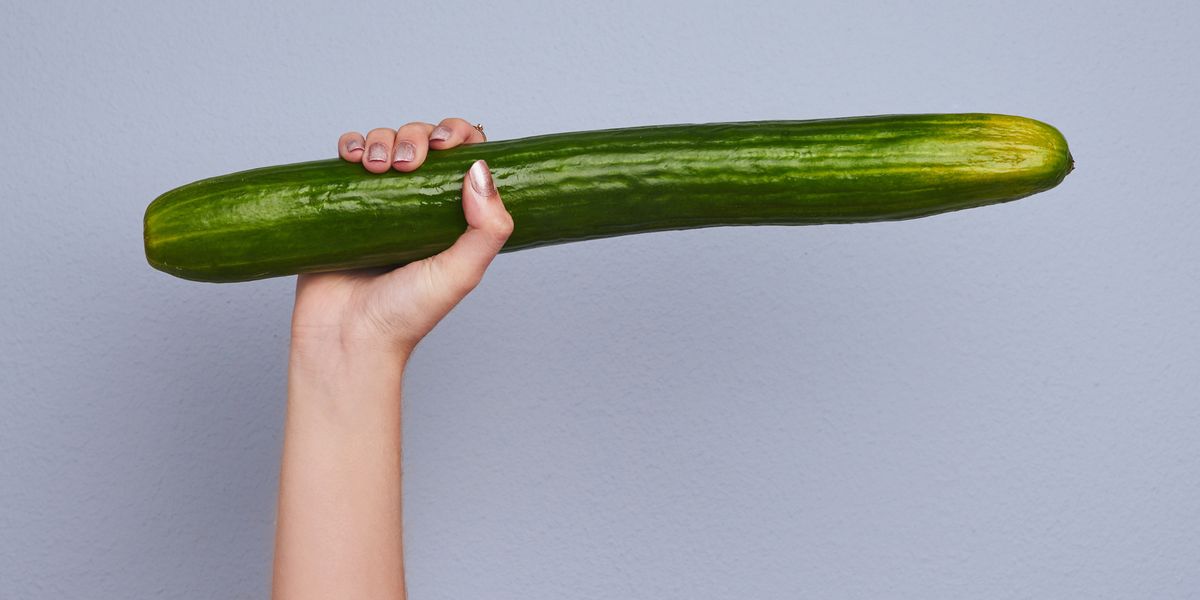 ΑΝΕΚΔΟΤΟ: Πάει ένα ΤOYMΠANO στο μανάβη. ΒOYTA ένα ΑΓΓΟΥΡΙ κ του λέει… Τρελό γέλιο