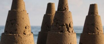 Ανέκδοτο: Ο πιτσιρικάς και τα ανθρωπάκια στην άμμο …! Τρελό γέλιο