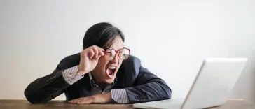 Ανέκδοτο: Ο Αντρας στη ξενιτιά και η φωτογραφία …!Τρελό γέλιο