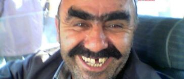 Ανέκδοτο έπος: Ήθελε και ΓΟΜΕΝΑ. Ο άντρας της φωτογραφίας και τα σαλιγκάρια. Τρελό γέλιο
